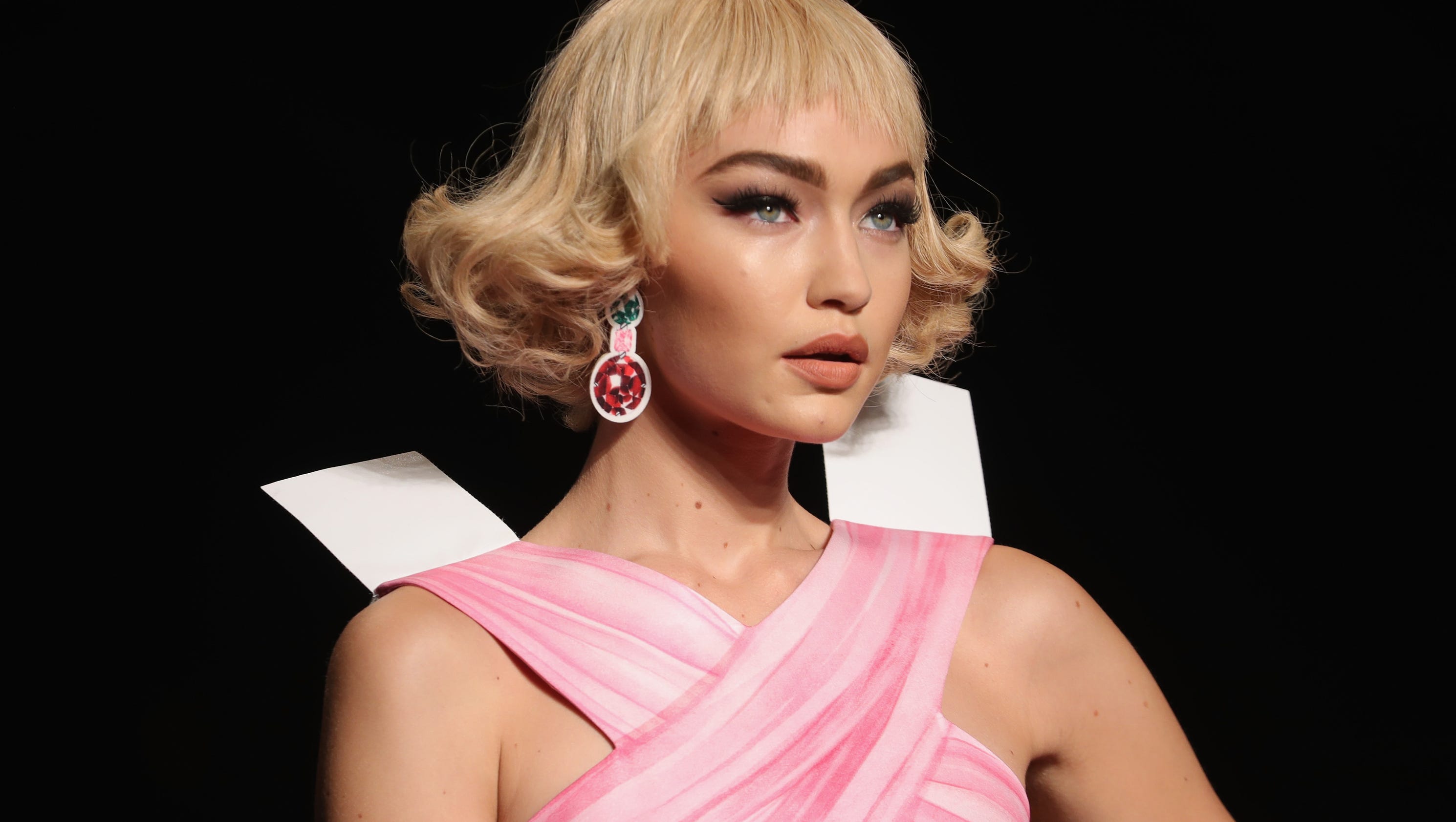 Gigi Hadid was a literal paper doll on the Moschino runway