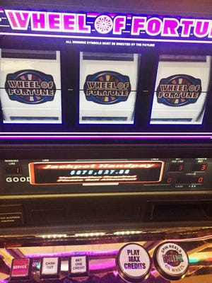 1000 Crown Royal Poker Chip Set Slot Machine