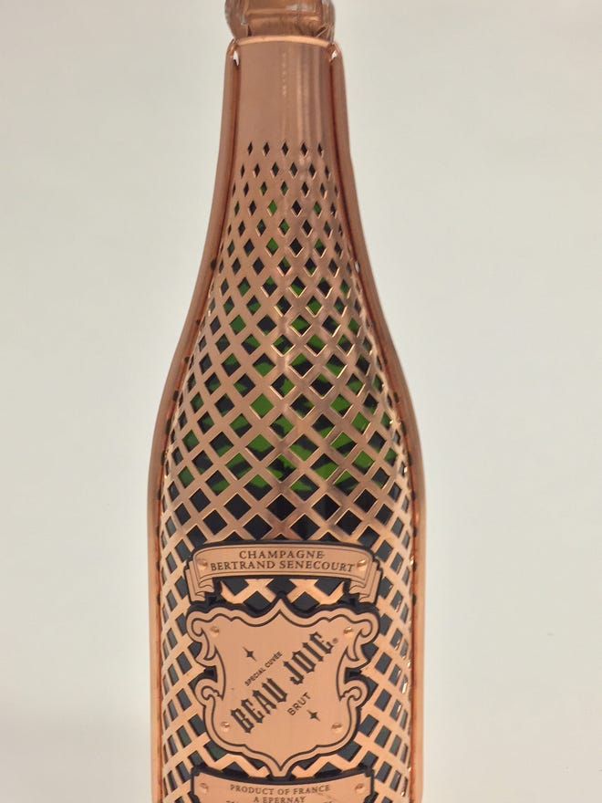 10 Wines For Holiday Giving Pouring Or Just A Good Buzz