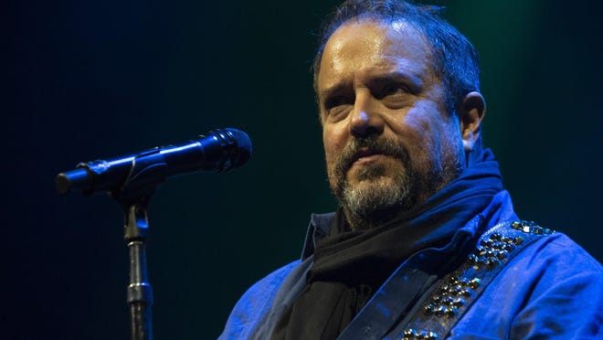 La gira mundial extendida ‘en español’ lleva a Mavericks a Des Moines La gira mundial extendida ‘en español’ lleva a Mavericks a Des Moines