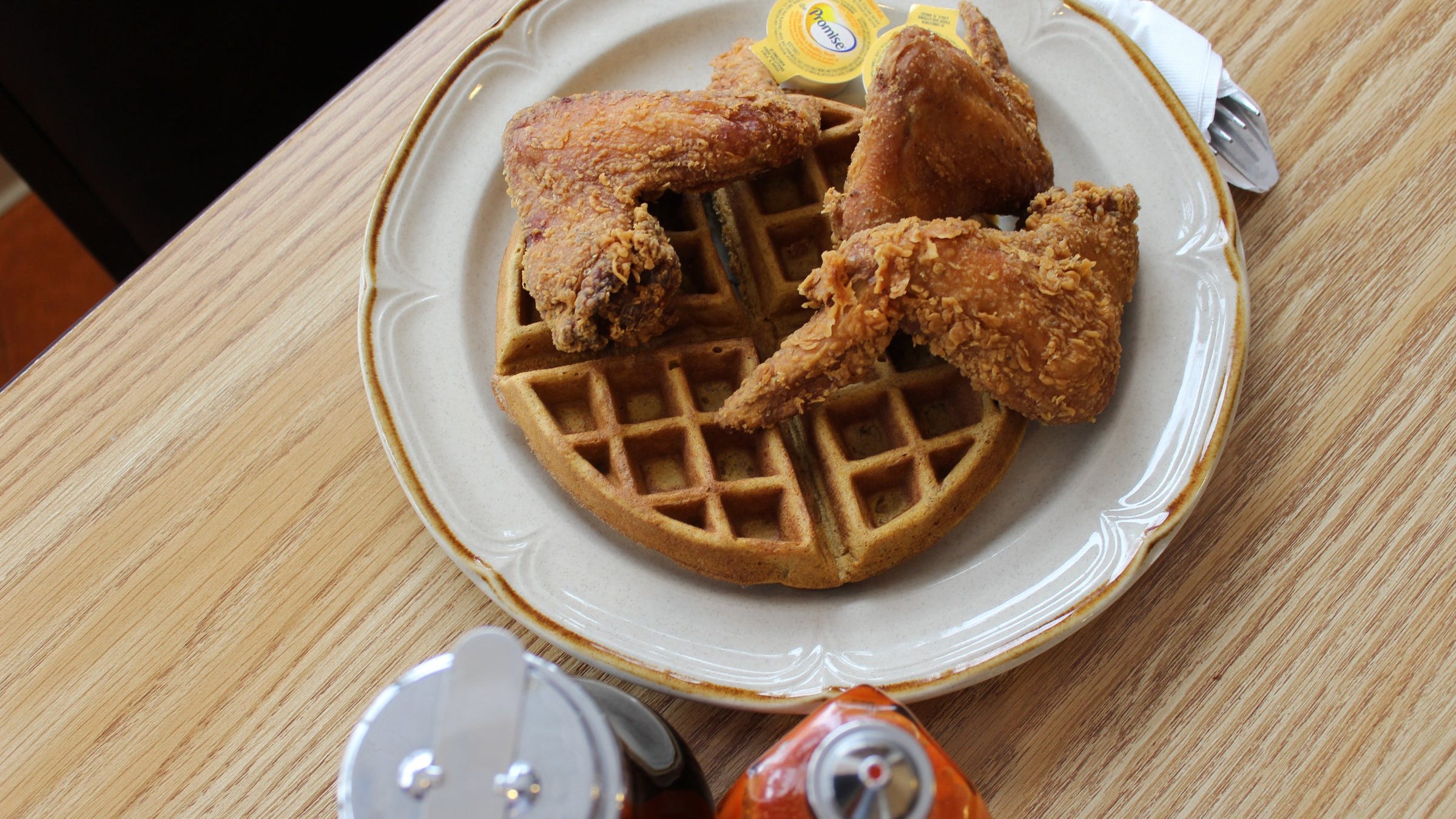 Freep 5 It S Batter Up For Detroit Chicken And Waffles