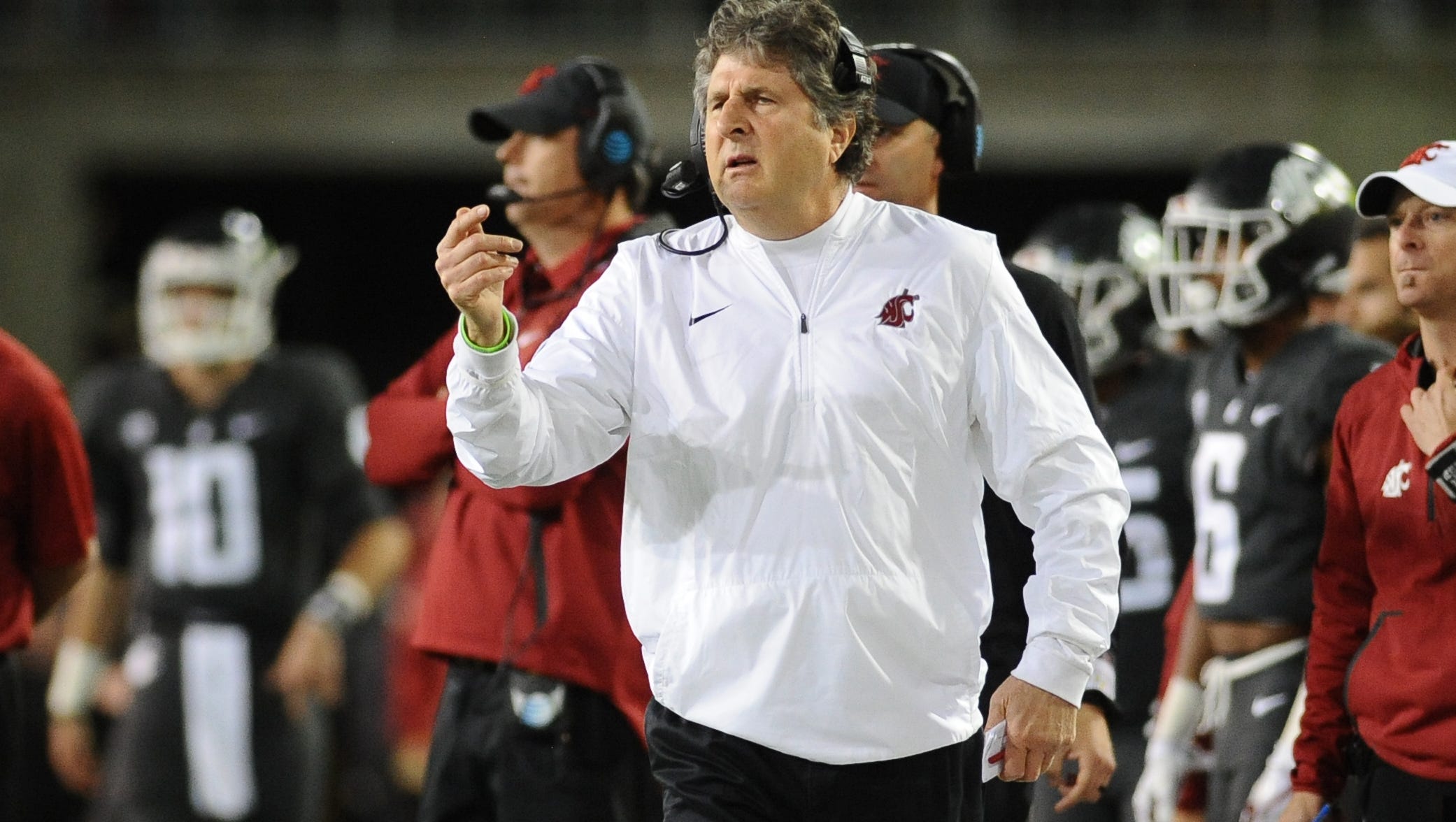 Mike Leach S Mess On Twitter Shows Why Bigger Schools Avoid Hiring Him