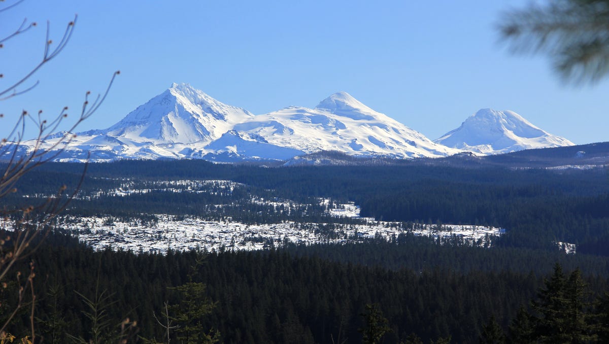 10 Beautiful Snowshoe Routes Near Salem Oregon