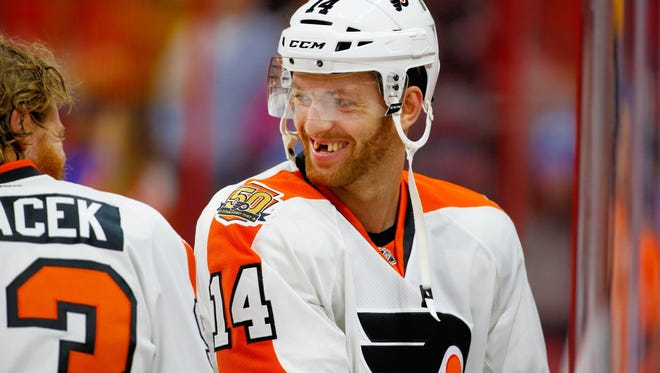 Sean Couturier missed 16 games with a knee injury before returning Wednesday.