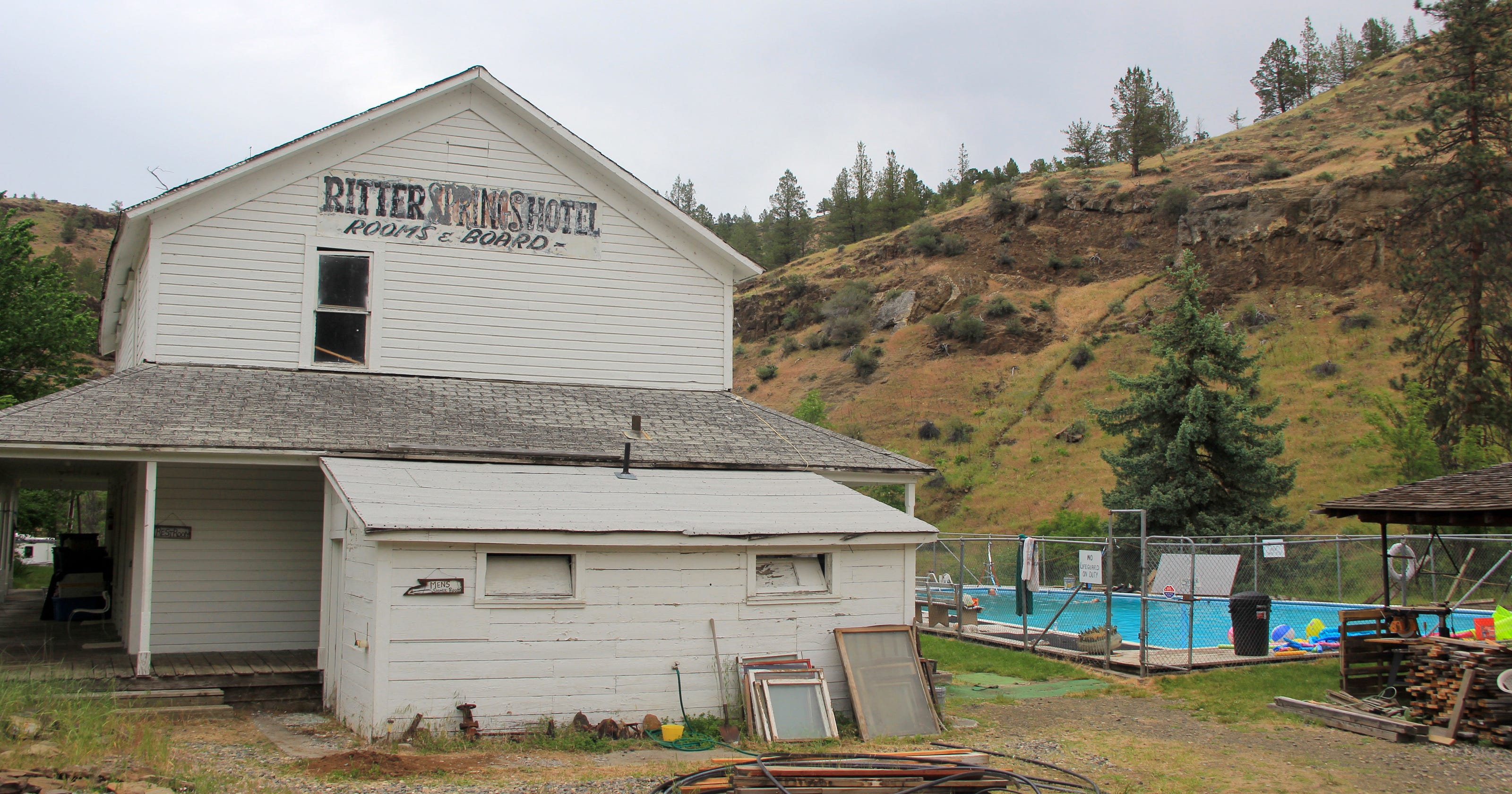 Visit this Oregon ghost town with magic hot springs
