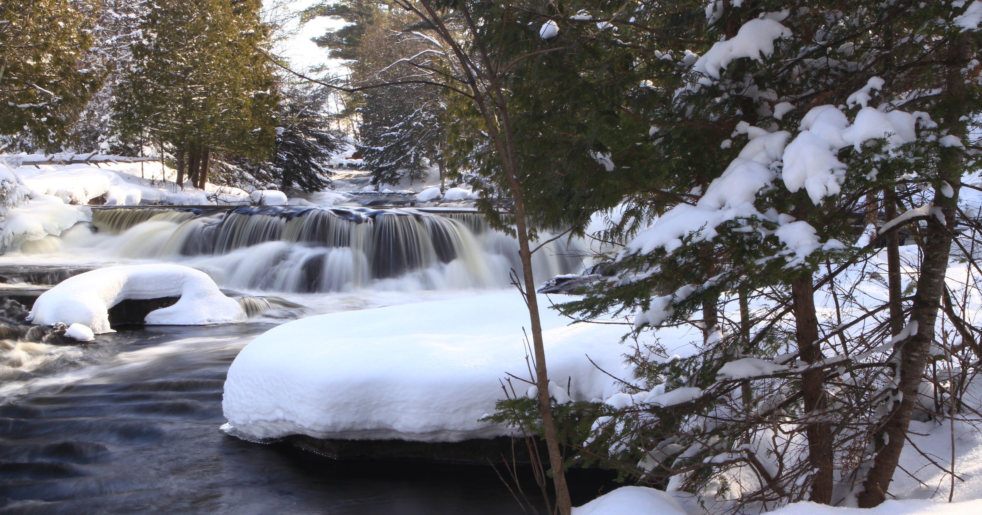 cool places to visit in michigan in winter