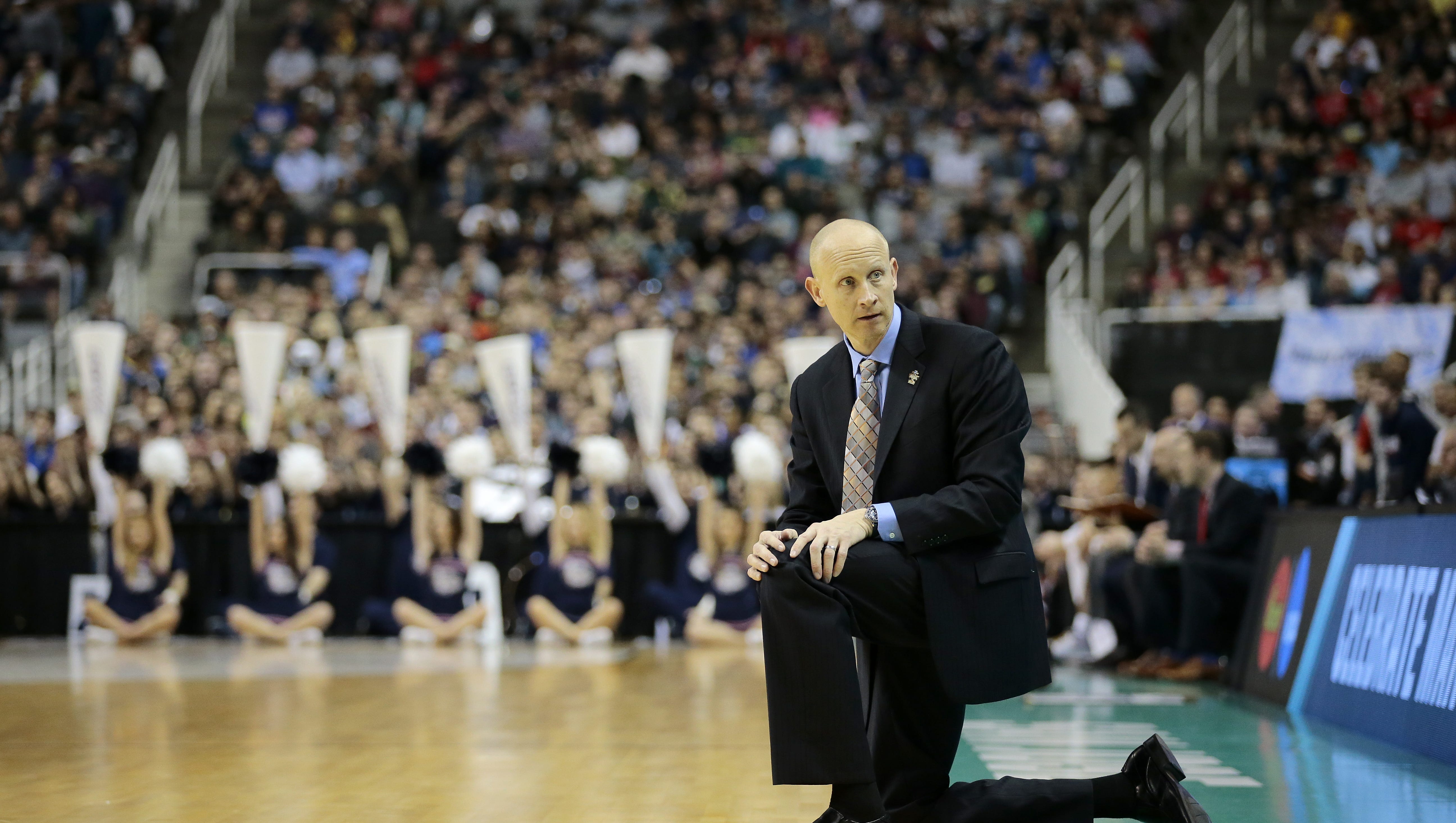 Louisville Hires Xavier S Chris Mack As New Men S Basketball Coach