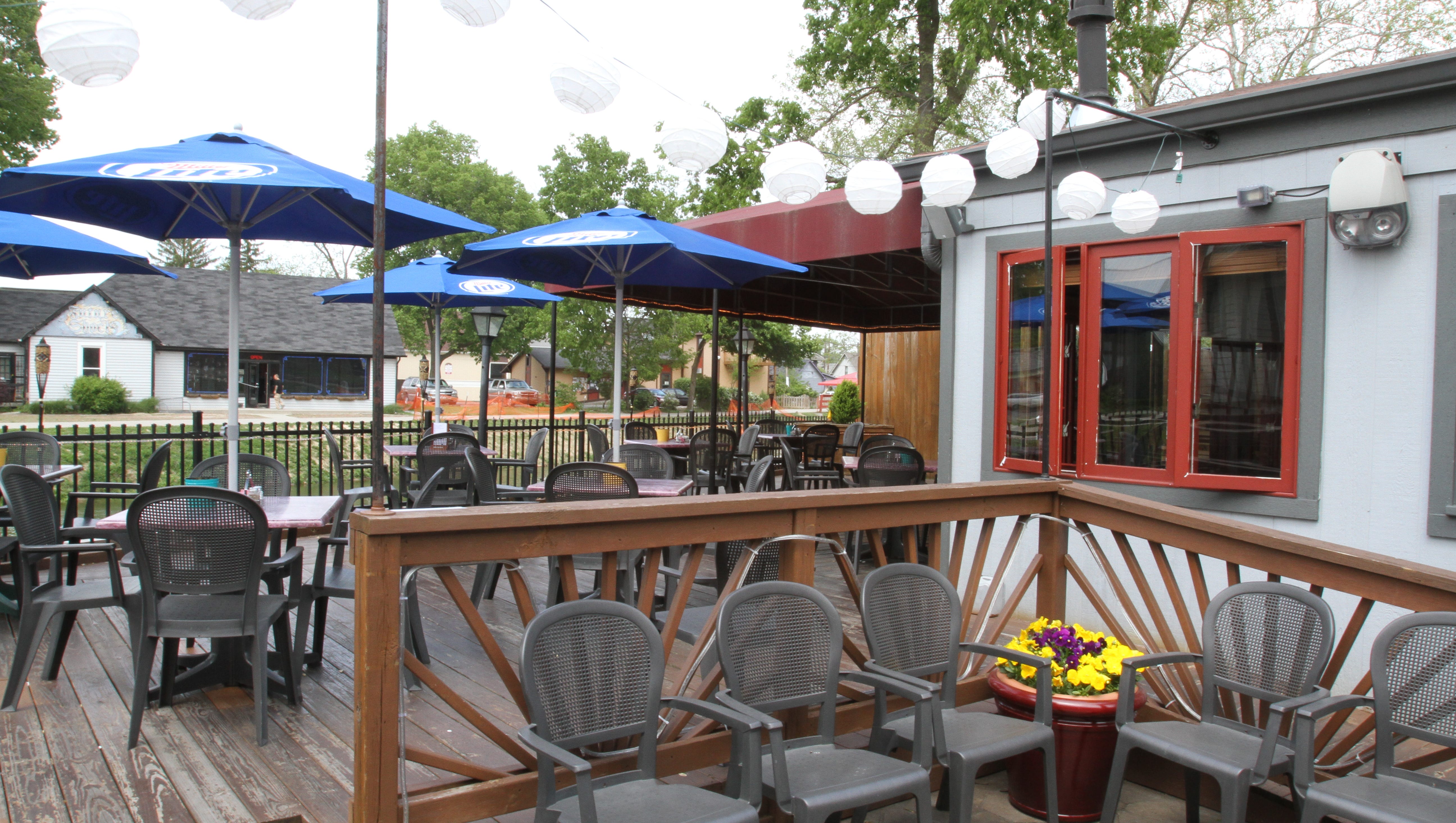 Best restaurants with outdoor seating in Broad Ripple