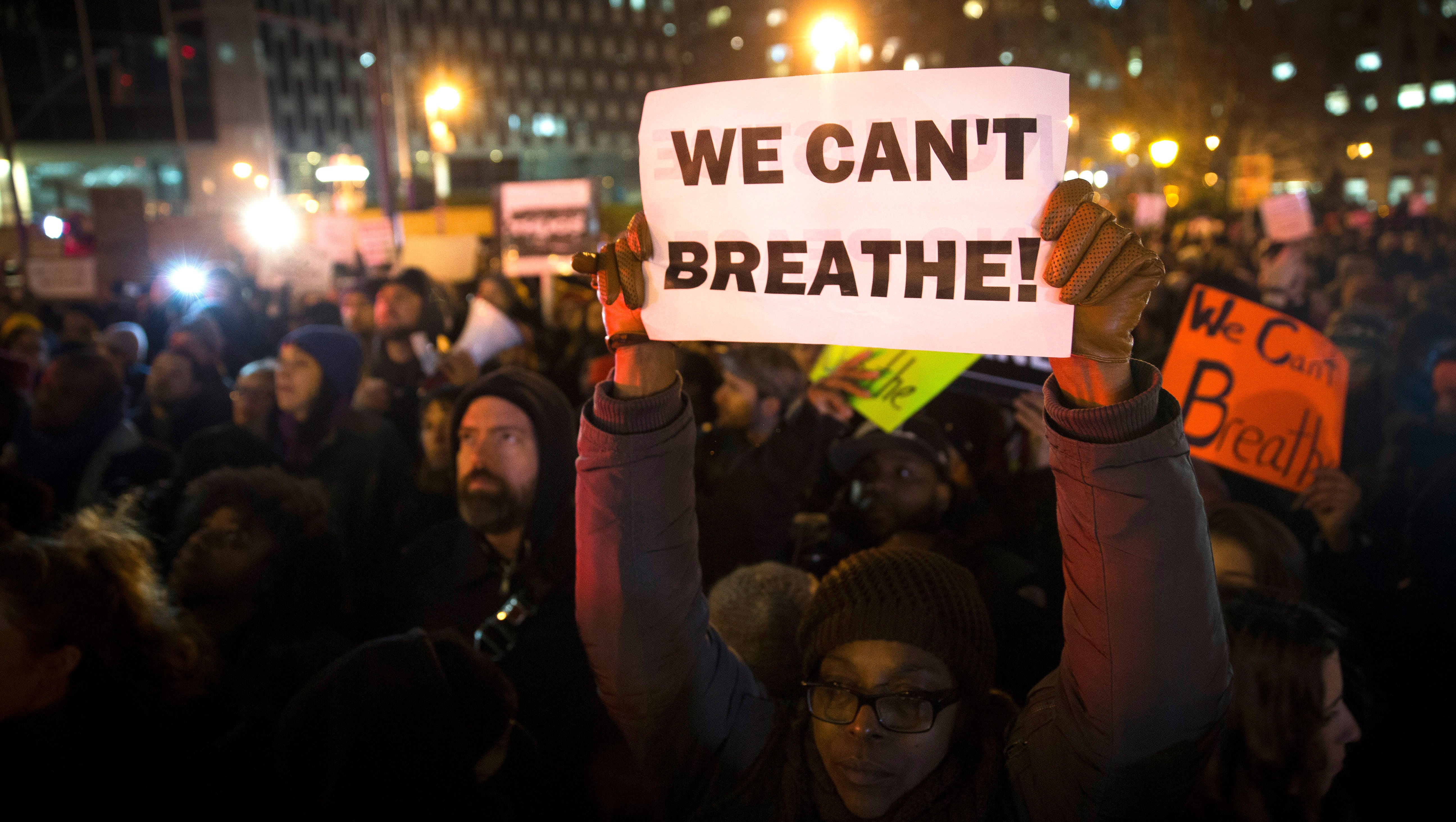 indbildskhed hektar bent Garner chokehold death: Thousands protest in NYC for 2nd night