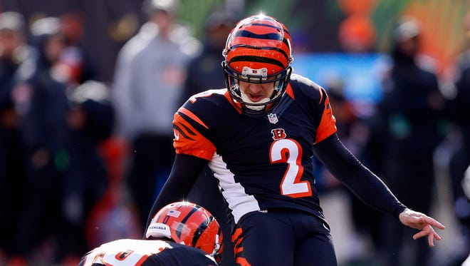 Cincinnati Bengals kicker Mike Nugent missed two extra-point attempts Sunday against the Buffalo Bills. The Bengals lost 16-12.