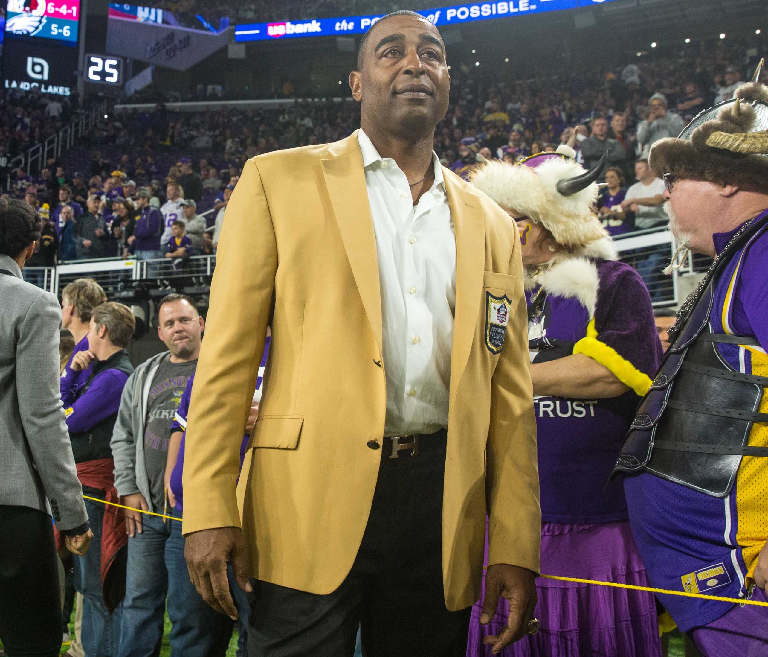Minnesota Vikings former wide receiver Cris Carter during a game at U.S. Bank Stadium.