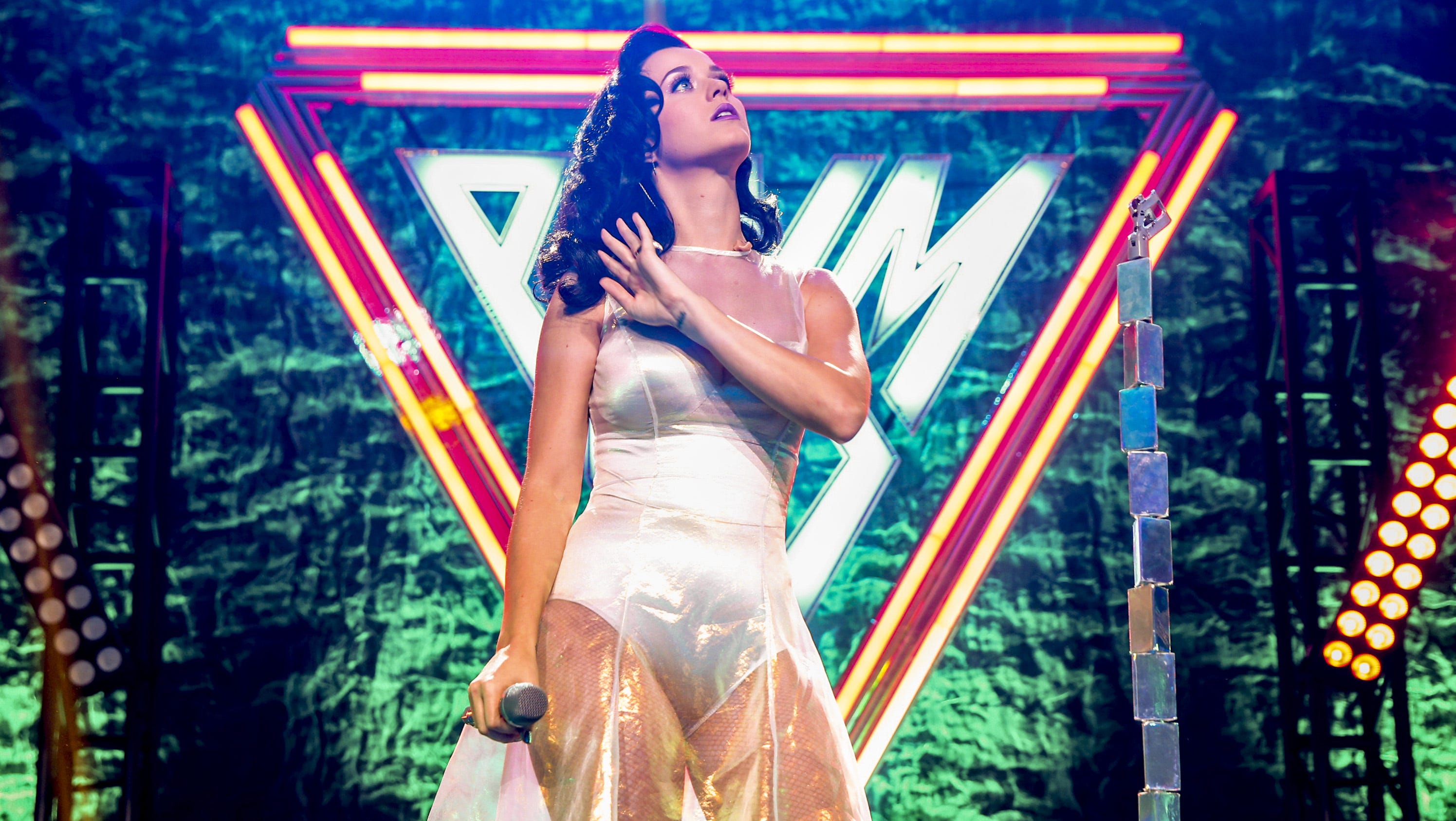 Katy Perry to naked female pop stars: 'Put it away'