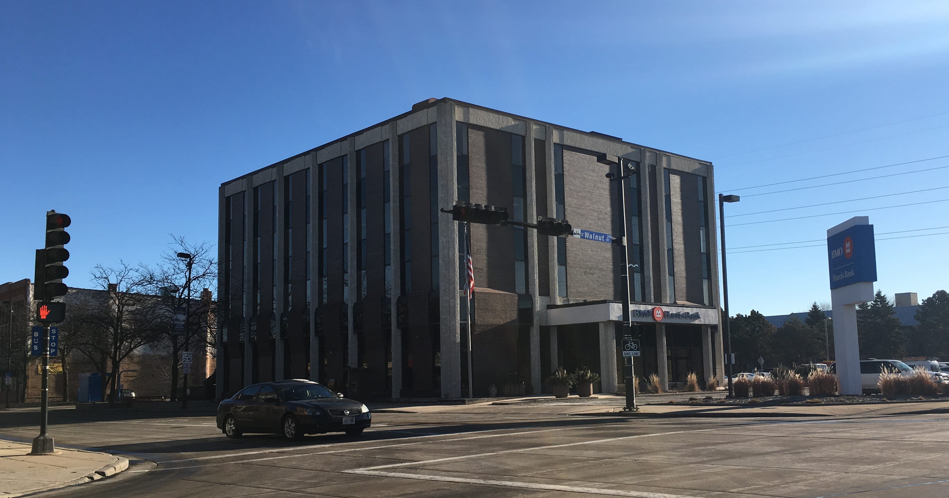 Downtown Green Bay Pete S Garage Owners Buys Bmo Harris Bank Building