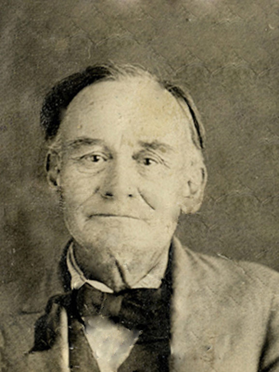 Harry Warren, a schoolmaster who lived near Porvenir,