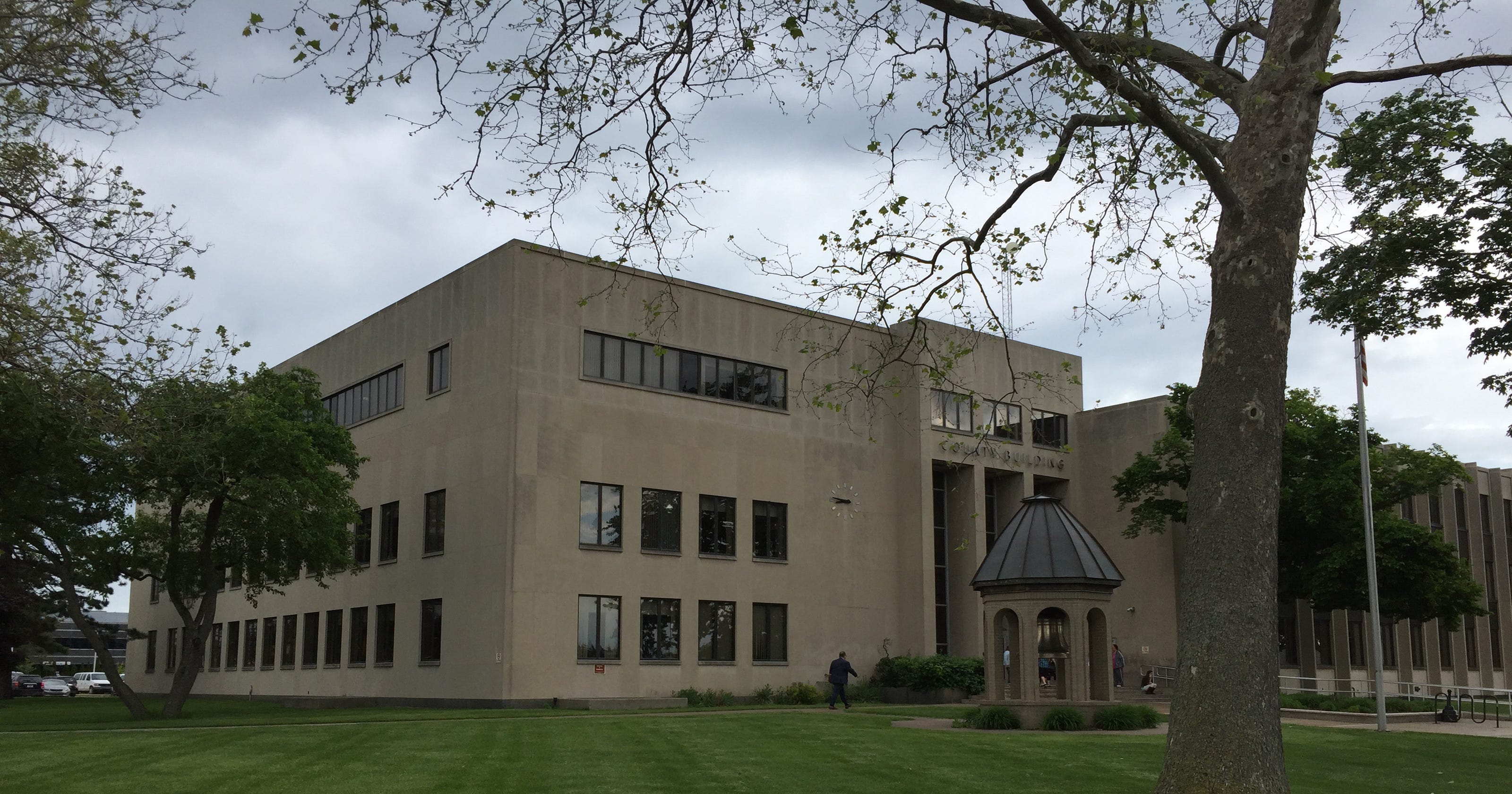 St Clair County Courts to remain open postponing some hearings and