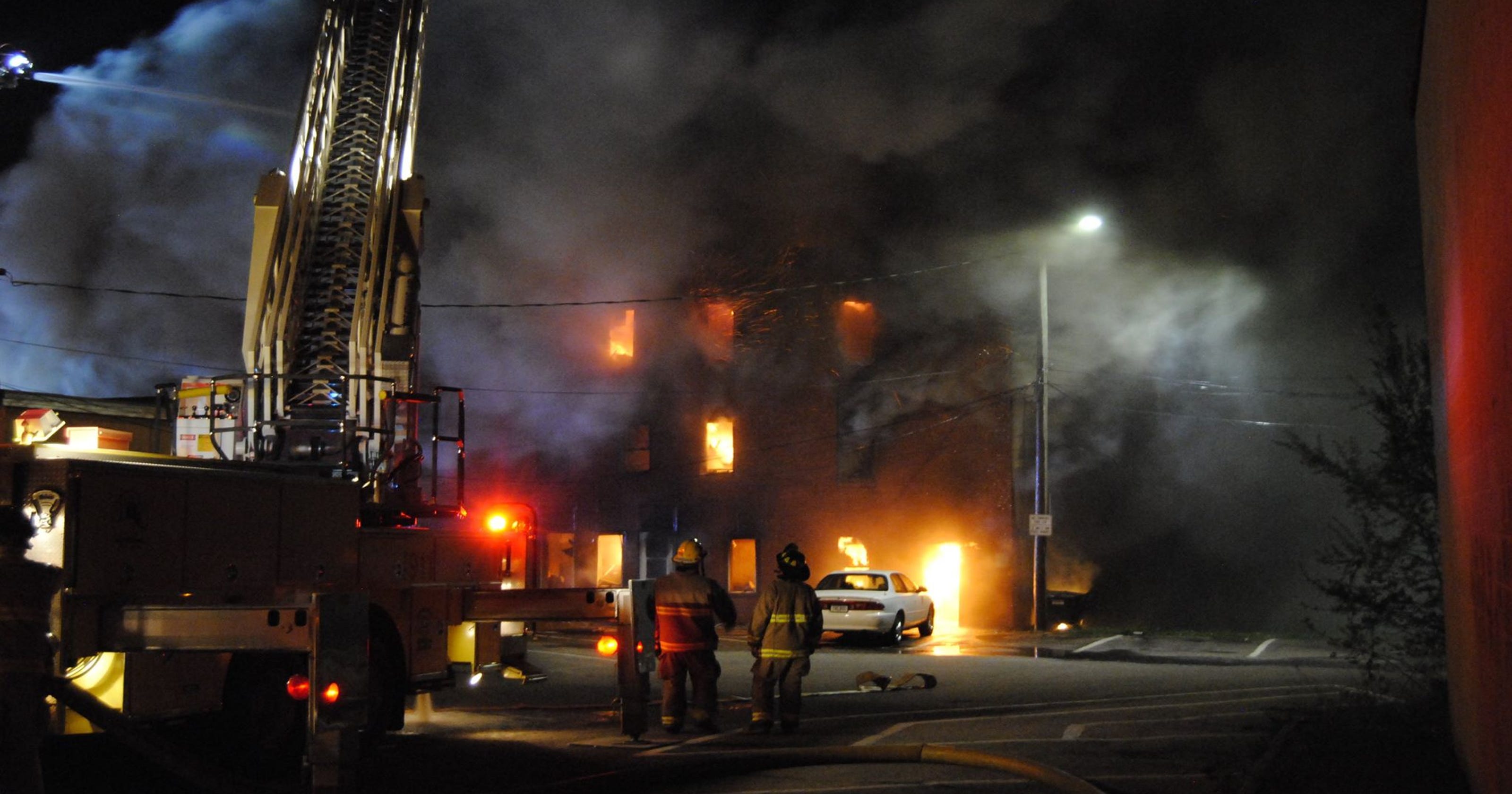 Fire destroys Marshalltown apartment complex