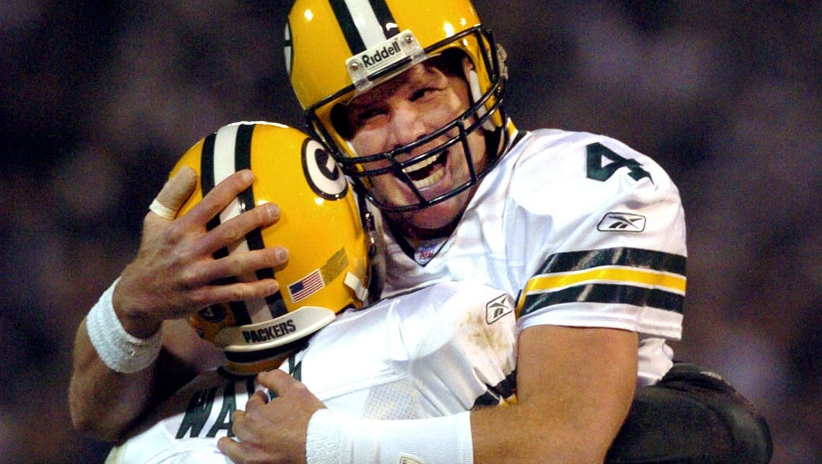 Dec 22 2003 Heavy Hearted Brett Favre Picks Apart Oakland Raiders
