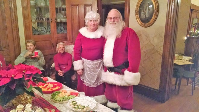 Santa and Mrs. C stopped by Oller House in 2015.