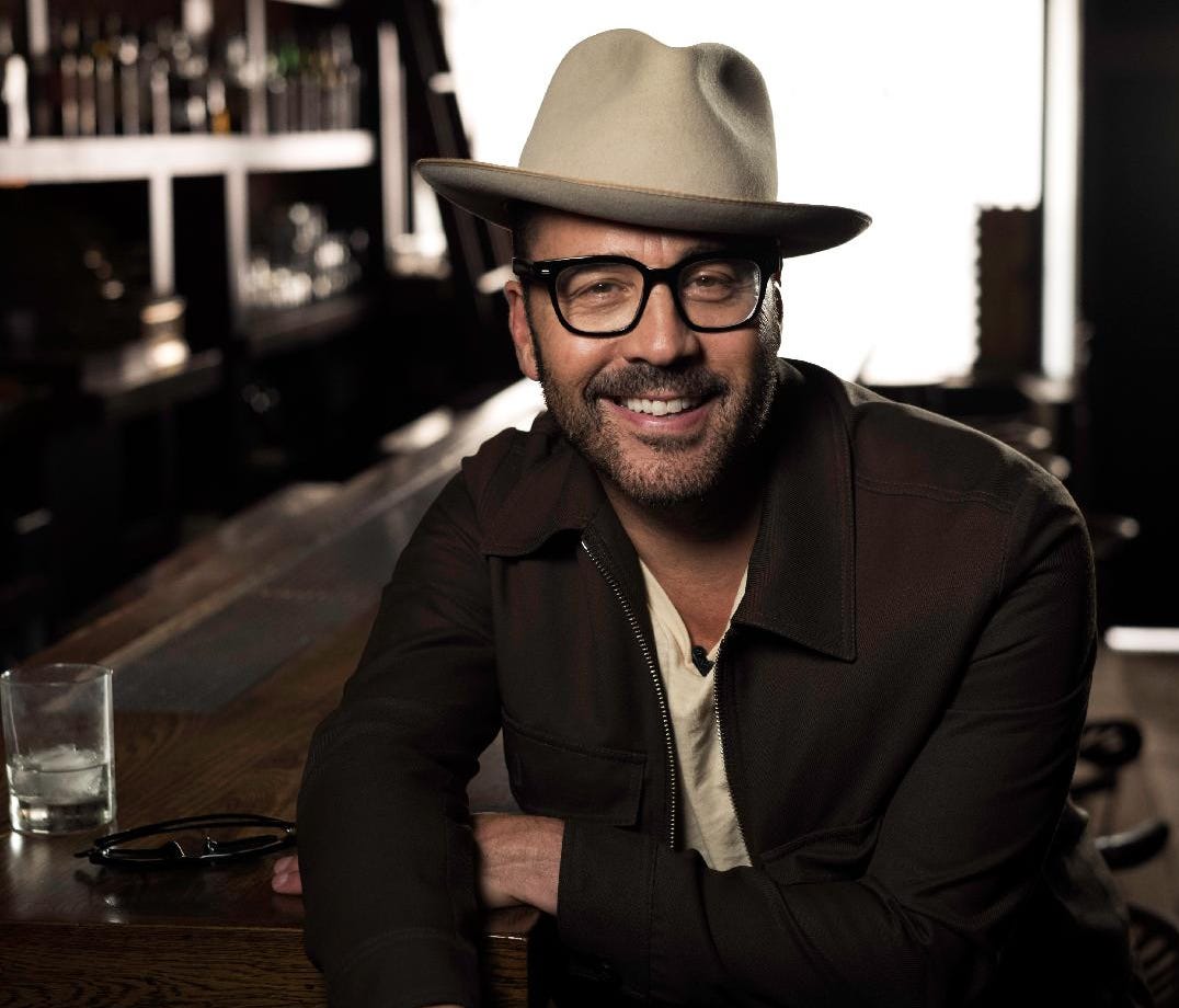 Actor Jeremy Piven is the star of 'Wisdom of the Crowd,' which features a computer app called 'Sophe' helping him solve crimes.