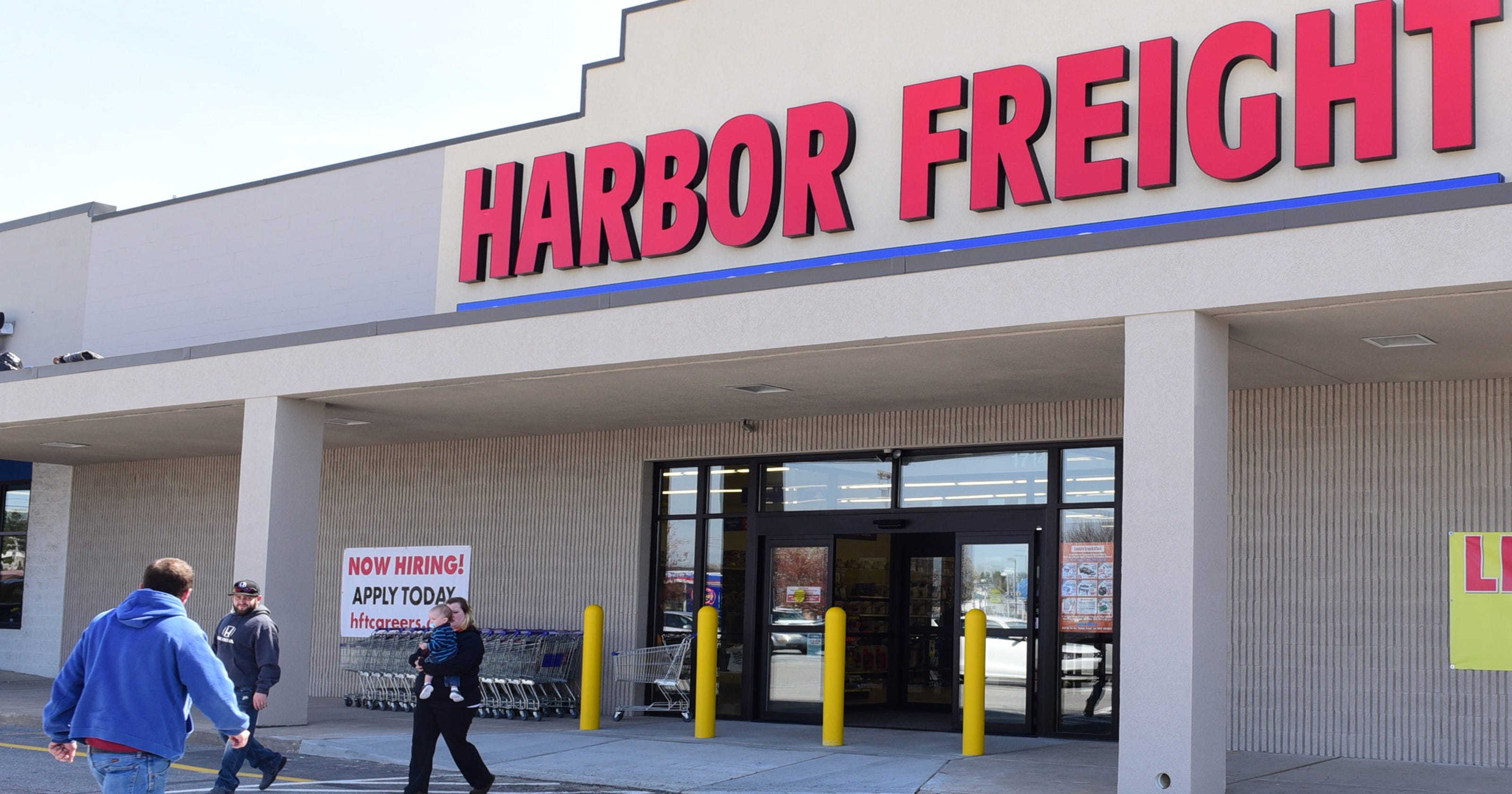 Discount tool store Harbor Freight opens doors