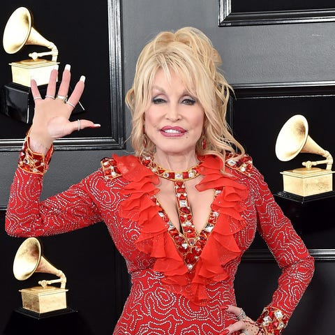 LOS ANGELES, CALIFORNIA - FEBRUARY 10: Dolly Parto