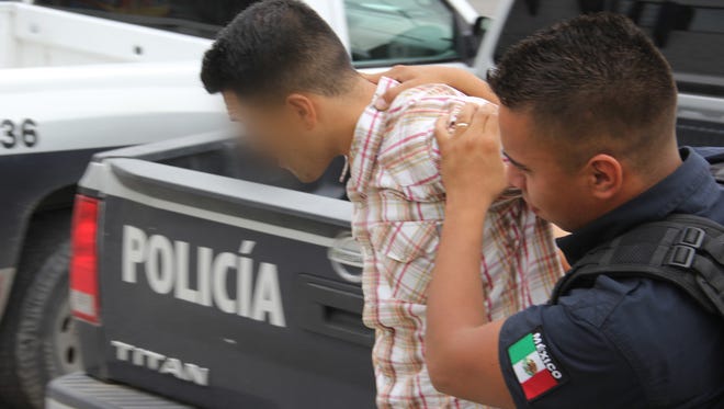 A 20-year-old man was arrested by Juárez police after he was accused of stabbing to death his mother on Wednesday. The faces of crime suspects are blurred out by Mexican authorities in photos.