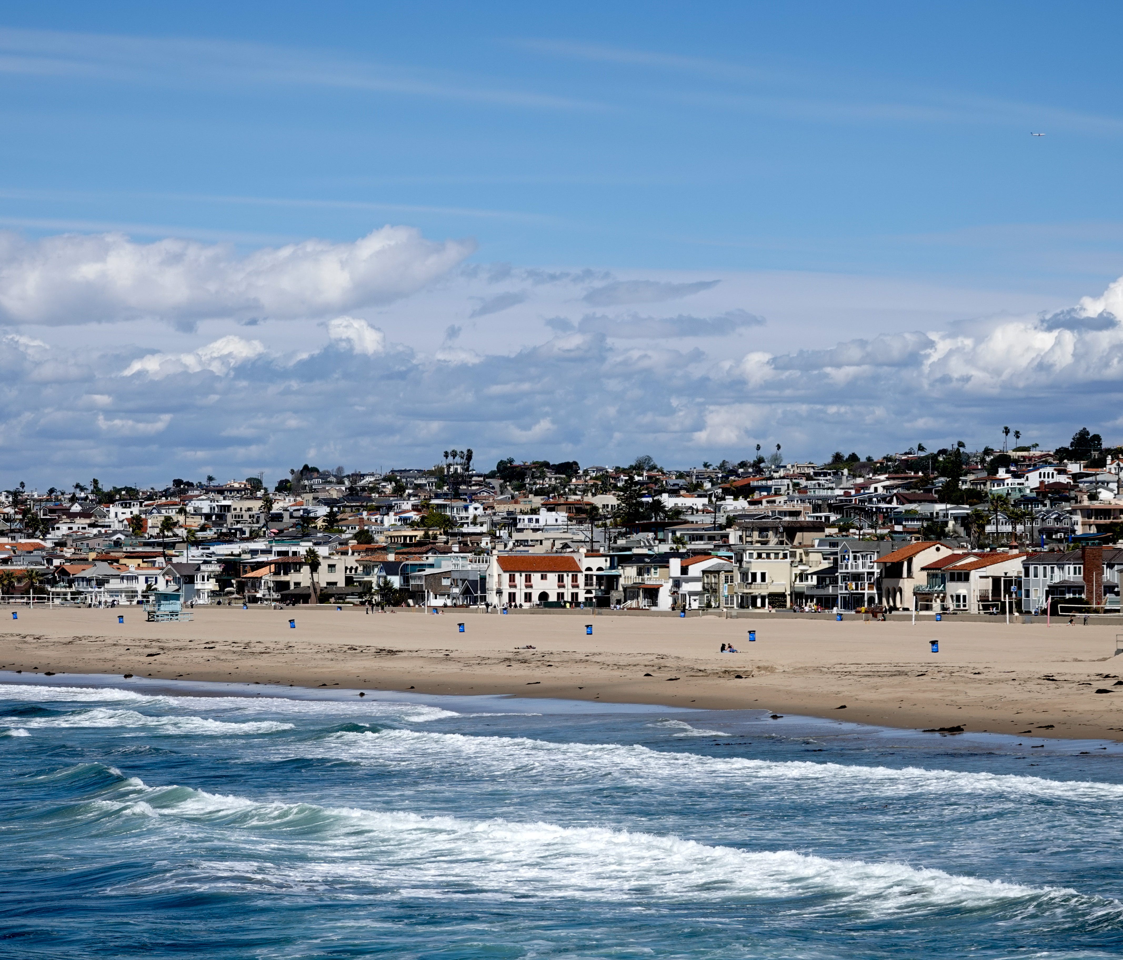 A view of the Hermosa Beach coastline from the Hermoa Pier