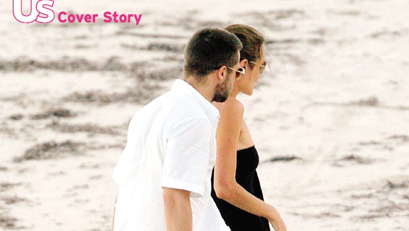 Timeline Brad Pitt And Angelina Jolie S 12 Year Relationship