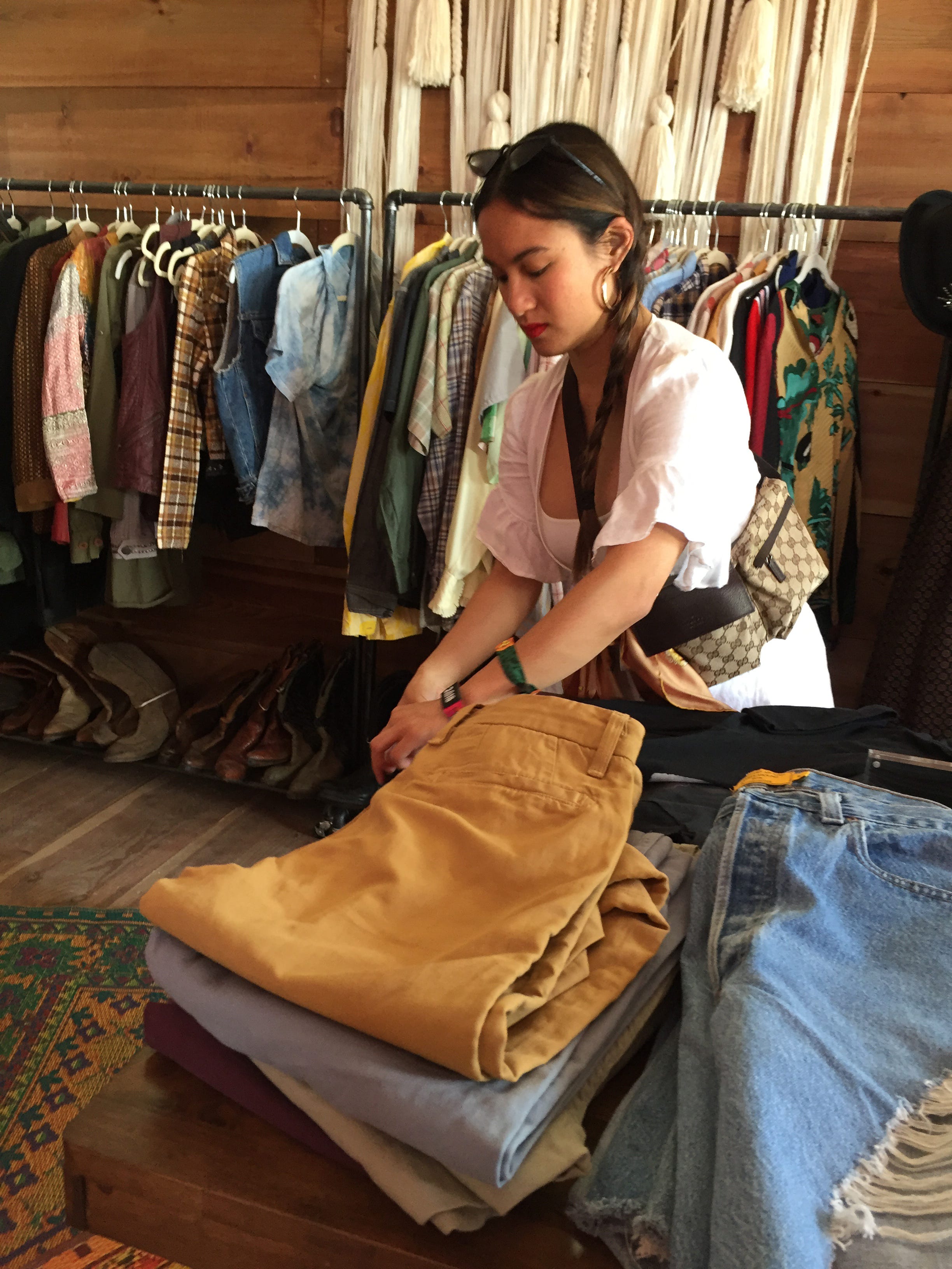 trendy vintage clothing stores