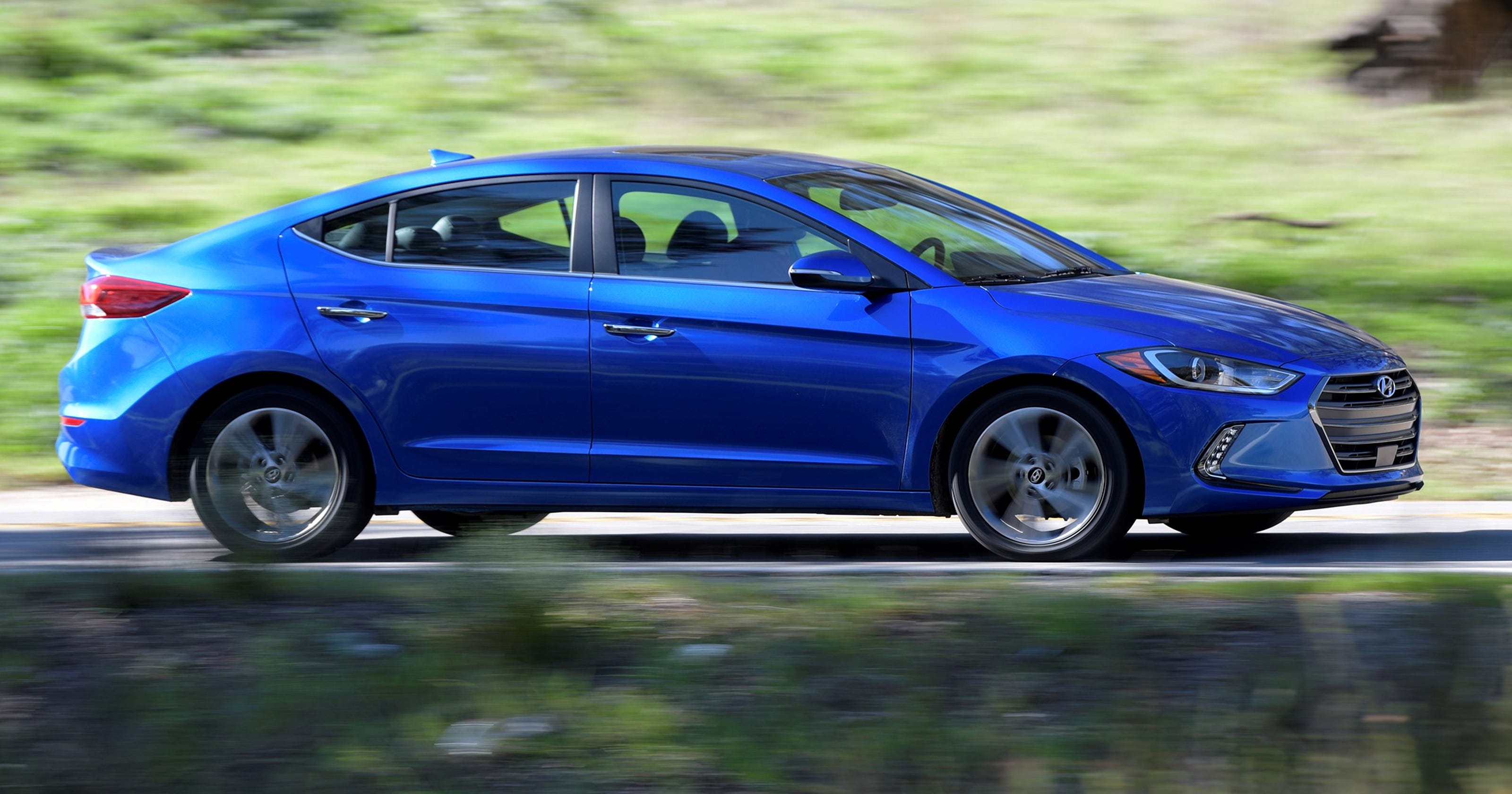 Which to buy? New Hyundai Elantra or Honda Civic