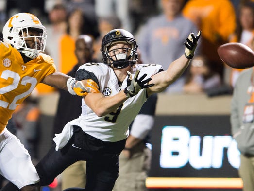 Vanderbilt wide receiver Caleb Scott (9) misses a pass