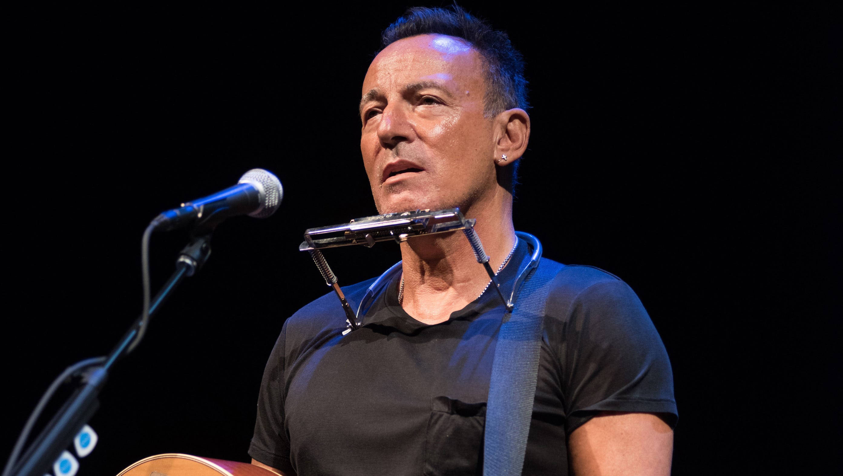 'Springsteen on Broadway' A revelatory night with a rock legend