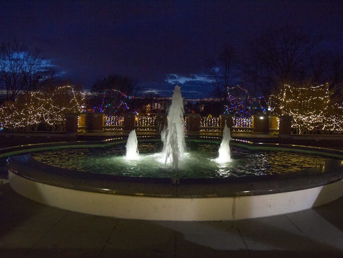 Carmel Civic Square Tree Lighting