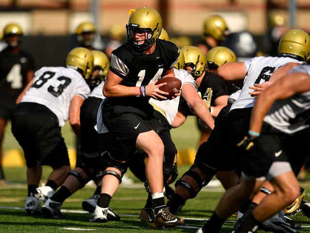 Vanderbilt Football Has No Senior Offensive Linemen And That S Good