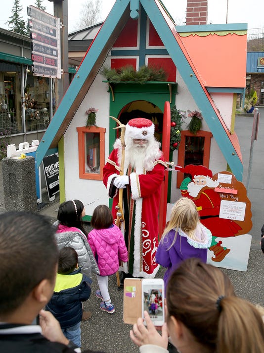 Father Christmas arrives in Poulsbo