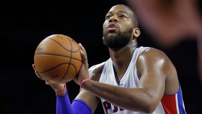 Detroit Pistons center Greg Monroe, a free agent, reportedly has agreed to join the Milwaukee Bucks.