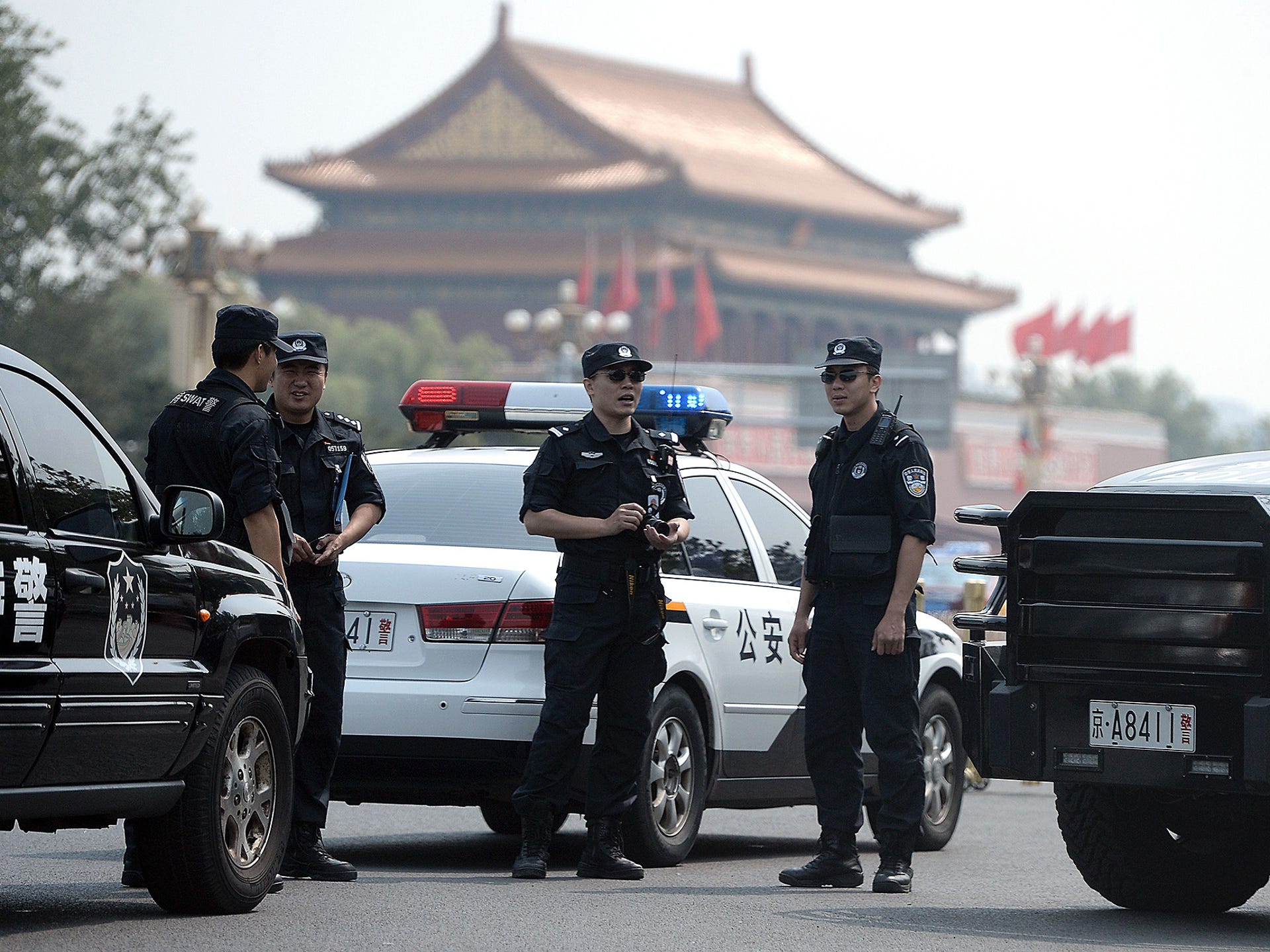 Китай в погоне. Дорожная полиция Китая. Полиция Пекина. Китайские полицейские автомобили. Полицейские машины Китая.