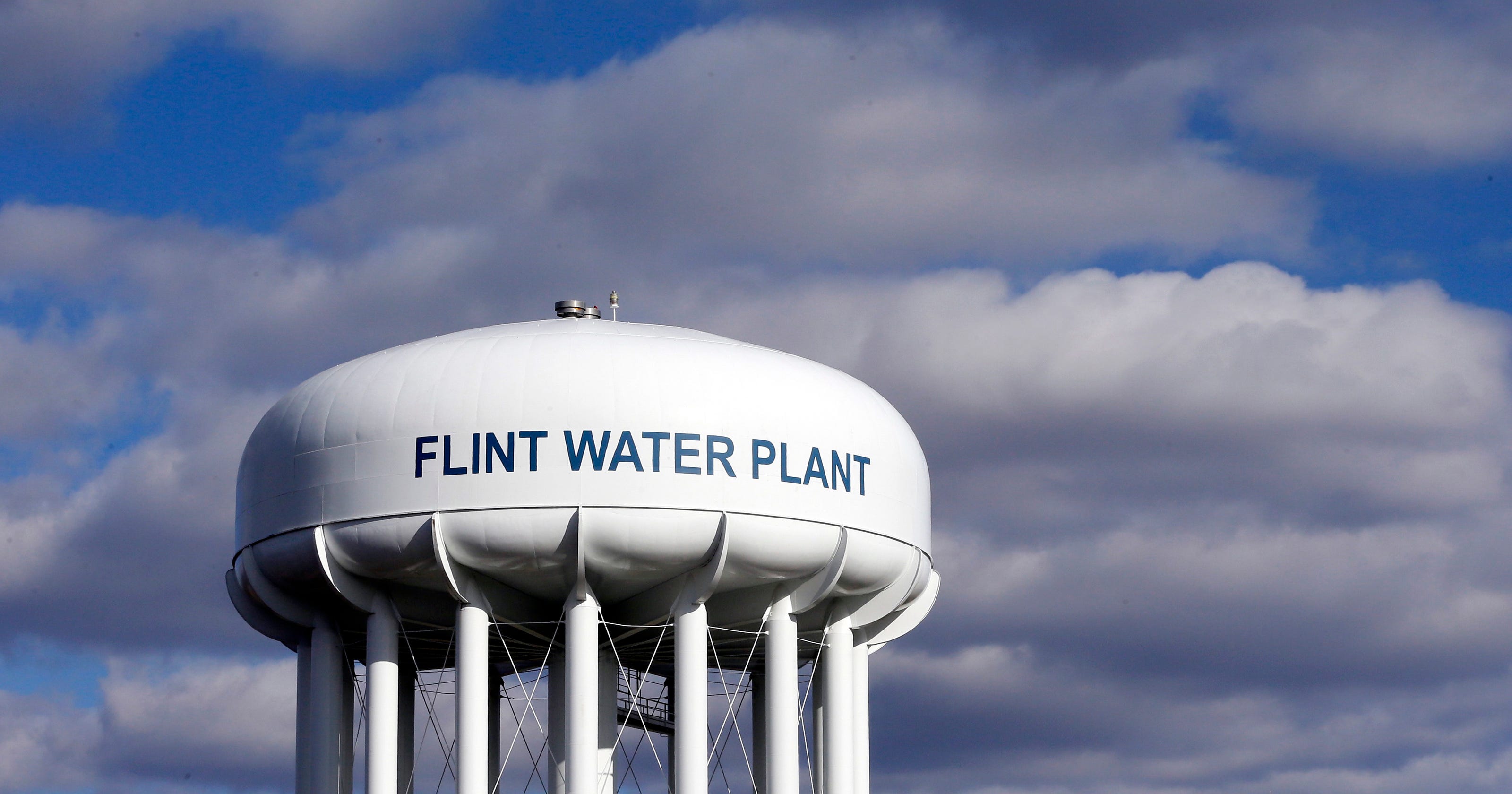 Judge dismisses state's negligence, fraud claims against Flint water consultants - The Detroit News