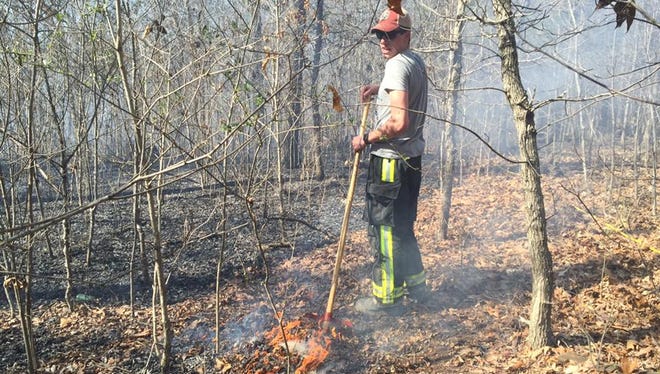 Dickson first responders were able to quickly extinguish a large brush fire on Interstate 40.