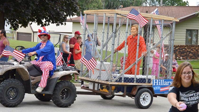 636058268698186167-Hillary-Clinton-float