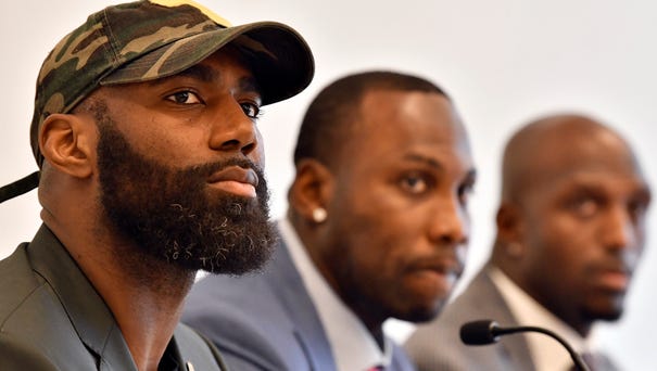 Philadelphia Eagles' Malcolm Jenkins, left, of...
