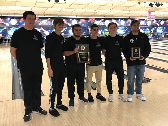 The North Arlington boys bowling team captured its
