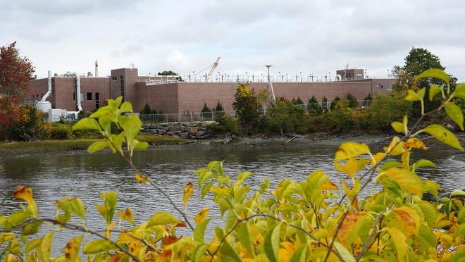 The city of Portsmouth will replace a pipe that carries wastewater from the Mechanic Street pumping station to the Peirce Island treatment plant beginning Monday, Oct. 12.