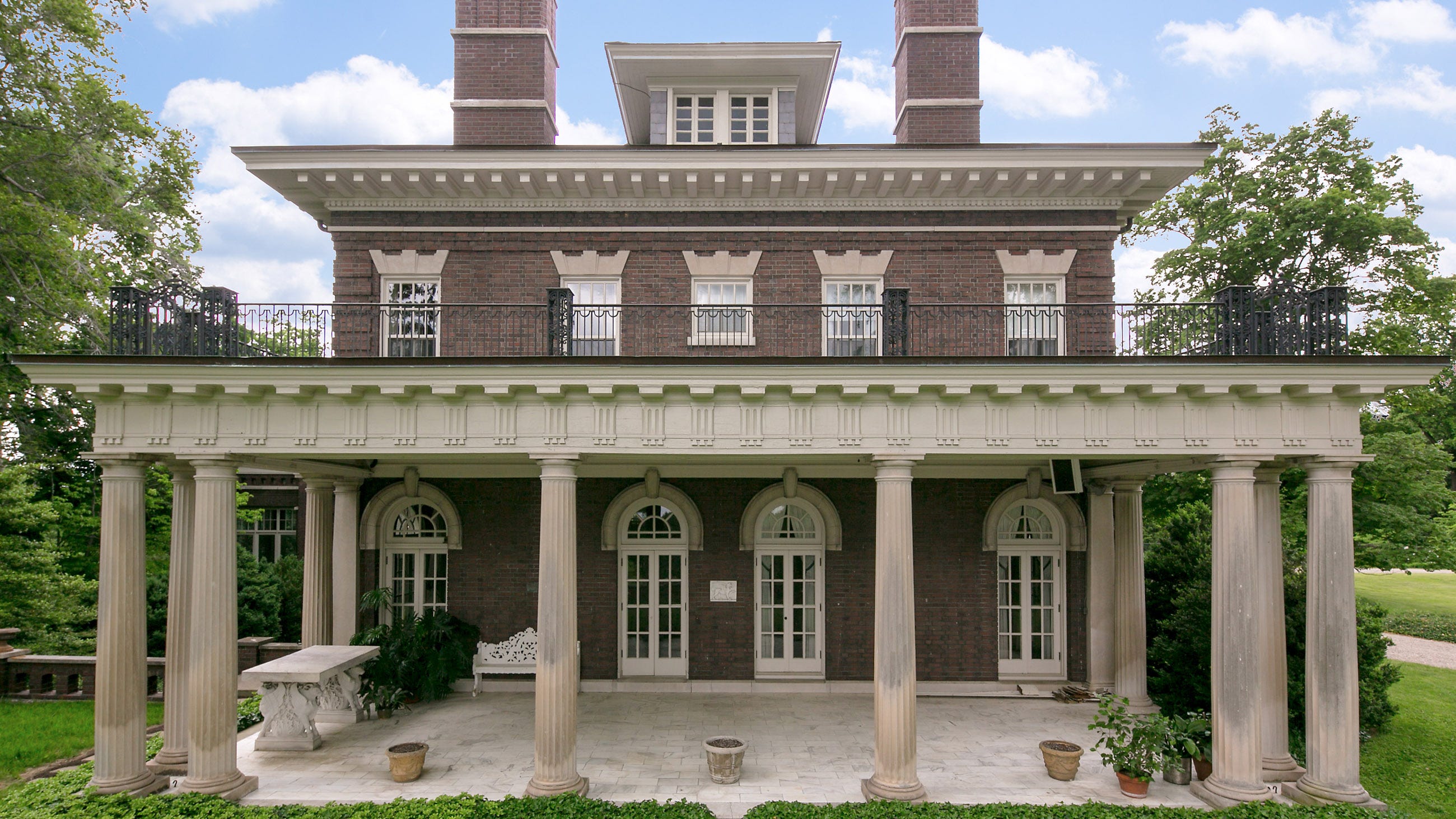 Binghams' estate for sale for 3.3 mil