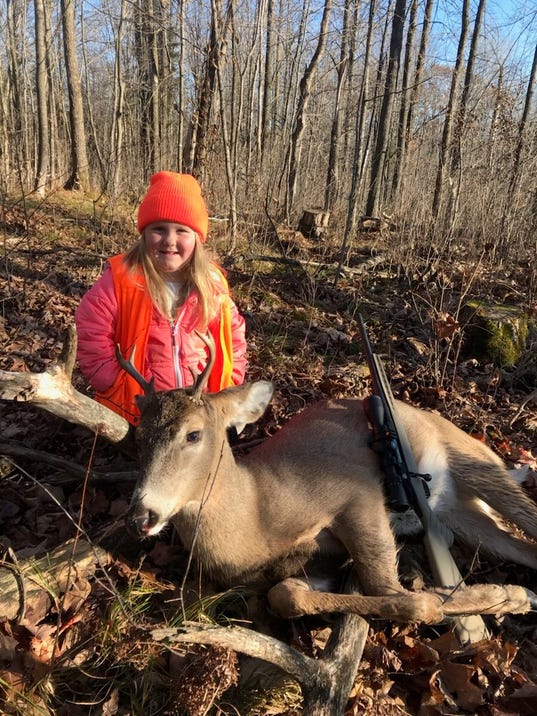Wisconsin deer hunting 6yearold girl shoots her first buck