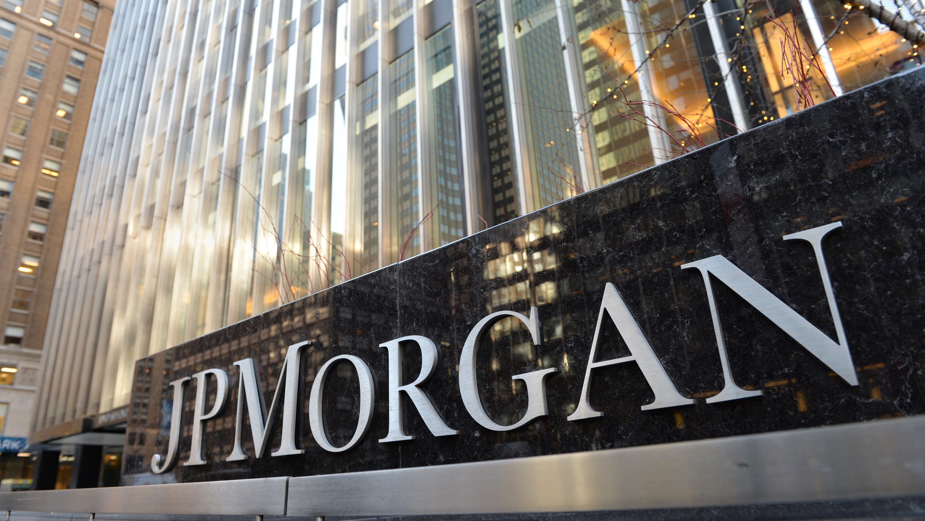 FBI investigates JPMorgan hack attack