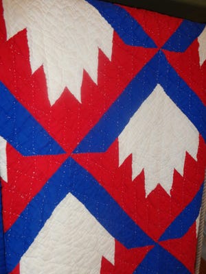 Better quilts have geometric patterns and contrasting colors.