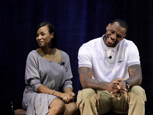 一生只愛一個人!功成名就不棄妻,相愛16年成世人典範!-黑特籃球-NBA新聞影音圖片分享社區