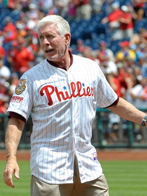 phillies sexist remarks apologizes broadcaster apologized famer