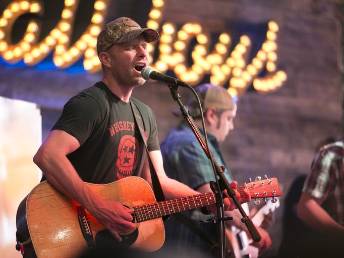 Dierks Bentley On Country Thunder Arizona And Black An
